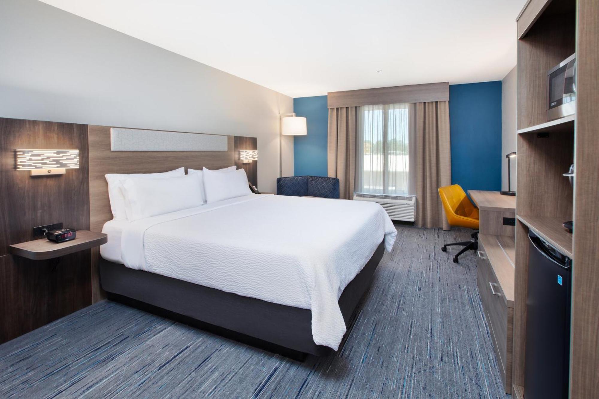 Express By Ihg Hotel 3*