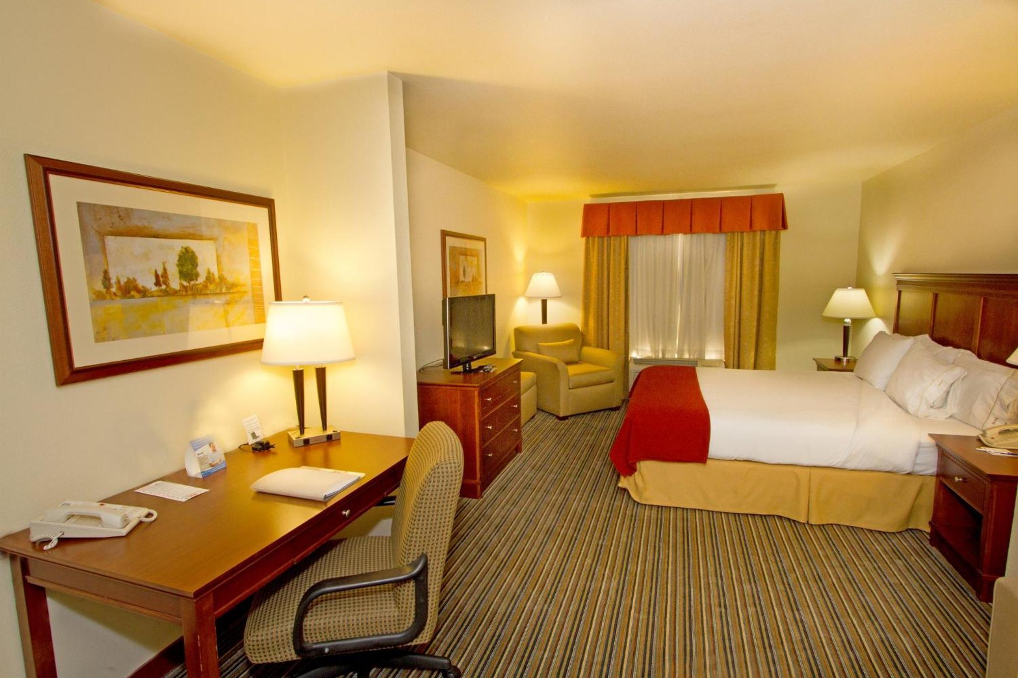 Express By Ihg Hotel 3*